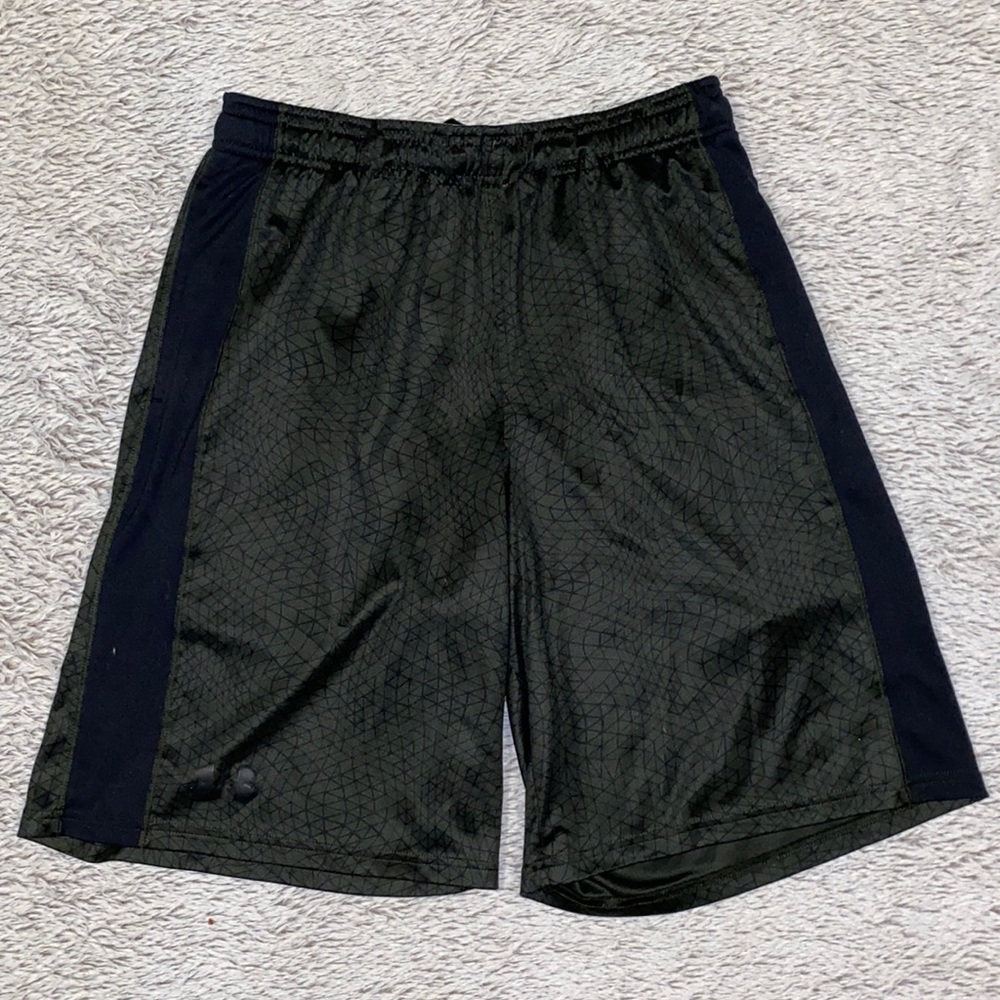 Under Armour Basketball Shorts - Size M